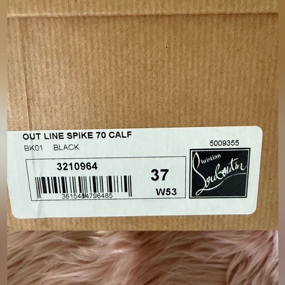 CHRISTIAN LOUBOUTIN
Out Line Spikes leather ankle boots size 37 - Picture 2 of 16